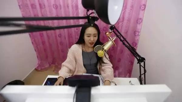“瘋長”的直播經(jīng)濟亟待修剪歪枝