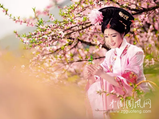 相依桃花源，思念四月天