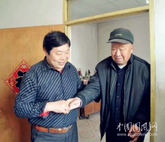  與莫言父親一席談(文  施福明）