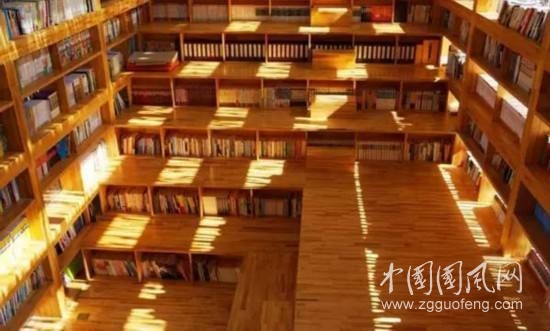 贈書  文/施福明