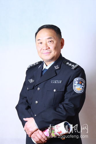 李勁.png