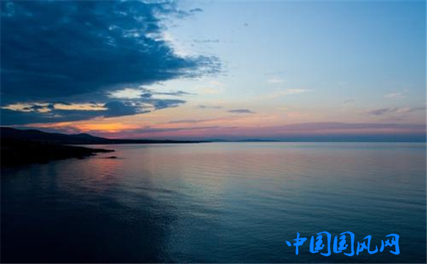 寧靜的湖面，.jpg