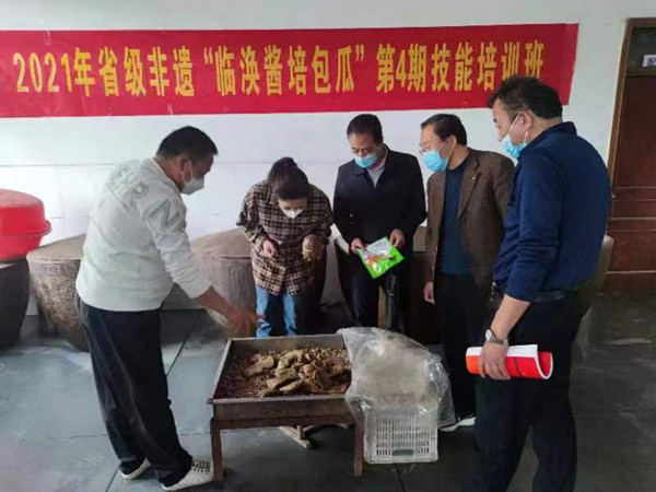  淮北市場監(jiān)督管理局分管領導徐波前往百年老字號臨渙蔣家醬品廠調研
