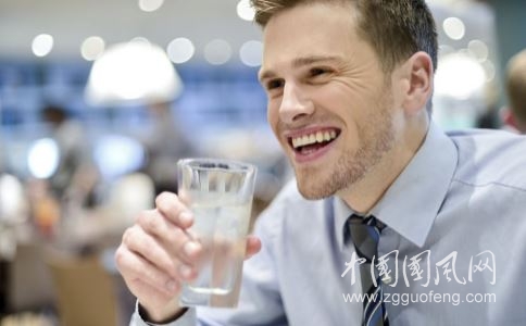 喝水的誤區(qū)與缺水的危害