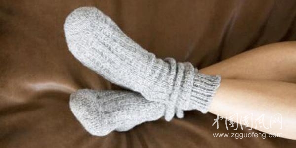 睡覺(jué)腳冷是什么原因？怎樣緩解腳部冰冷