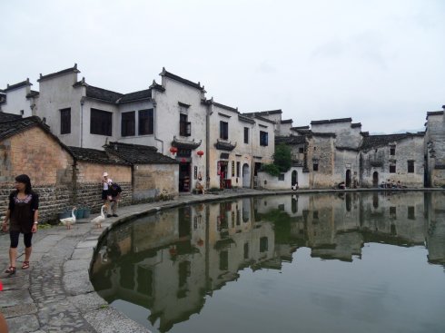 走進宏村