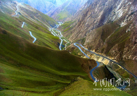 中國(guó)公認(rèn)最危險(xiǎn)且最美的三條公路