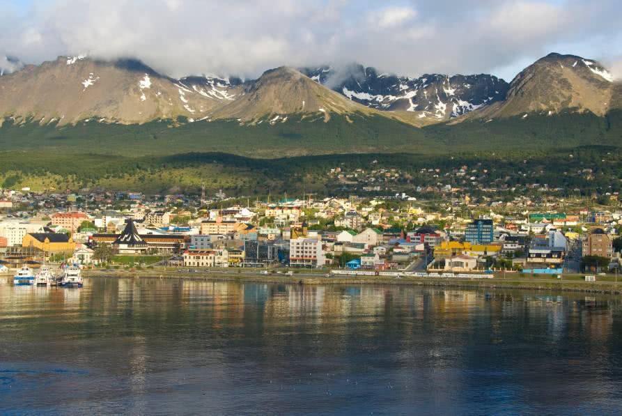 地球上距離中國最遙遠的地方