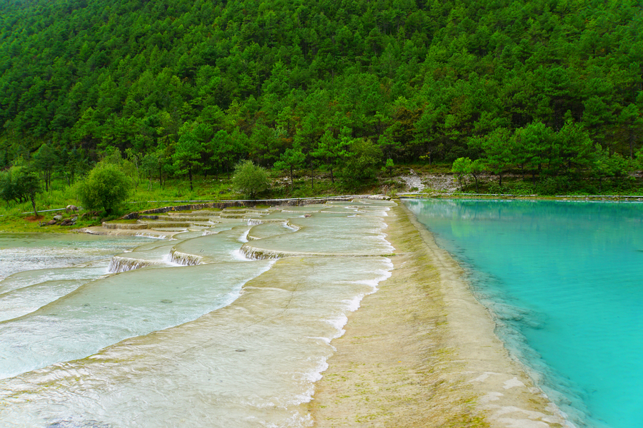 玉龍雪山藍(lán)月谷