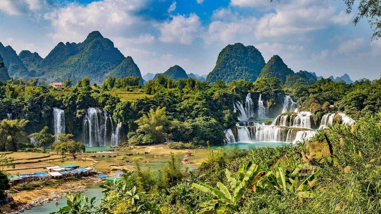 中國(guó)最“坑”的景區(qū)：禁止任何私家車進(jìn)入，想進(jìn)去要交錢坐專車！