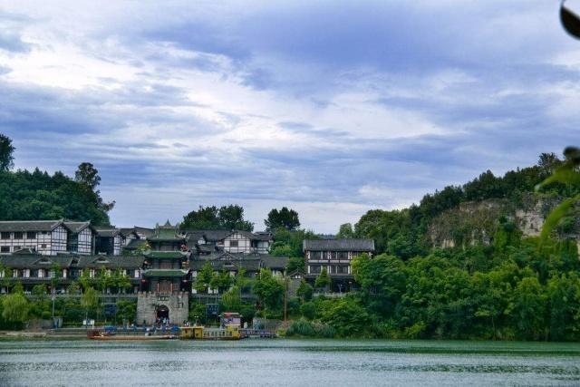 2019年春節(jié)旅游第一?。汗步哟慰?200多萬(wàn)