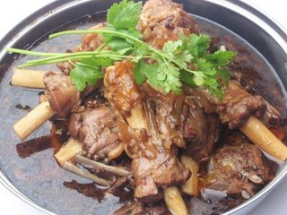 這鍋肉在寒冷的冬天等你