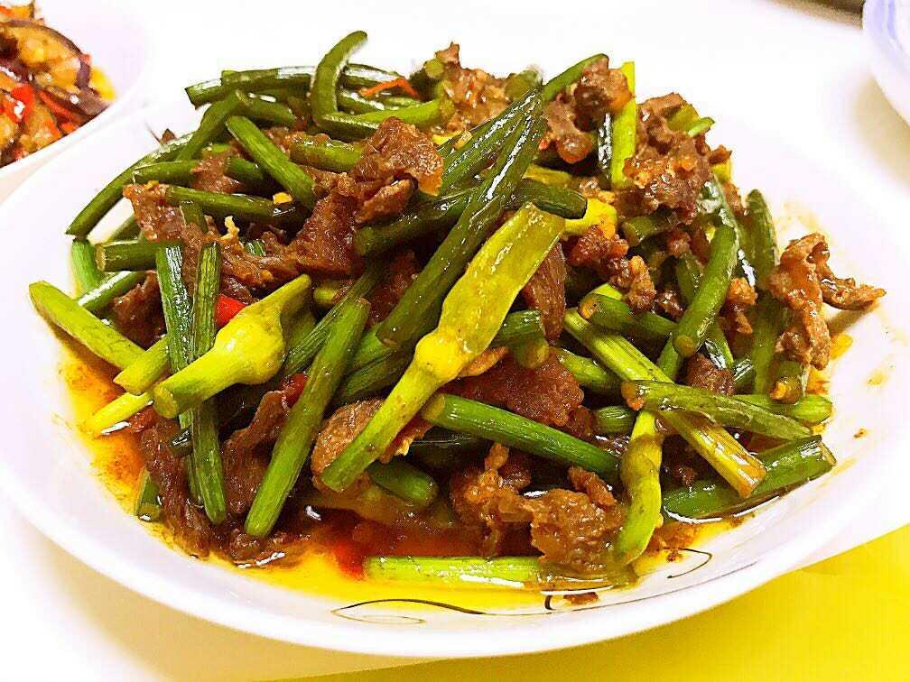 豆醬味的蒜苔牛肉