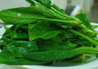 愛吃菠菜的人都不能錯過的做法，簡單營養(yǎng)又好吃