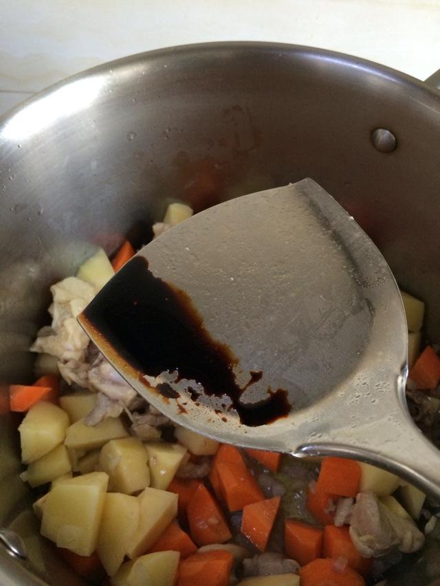 自己在家做的咖喱雞腿飯，吃過的人都說比飯店做得好吃