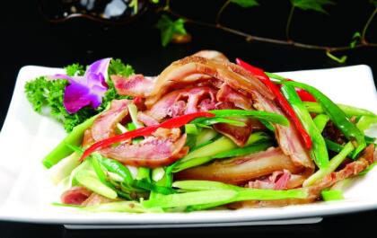 臘肉的營養(yǎng)價(jià)值及功效與作用_臘肉怎么做好吃_臘肉和熏肉的區(qū)別