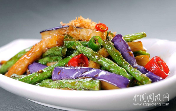 豆角燒茄子又香又下飯，很多人還不知道正確做法