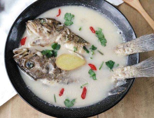 燉&ldquo;魚湯&rdquo;時，要放冷水，還是熱水？原來我總放錯了，難怪湯不鮮