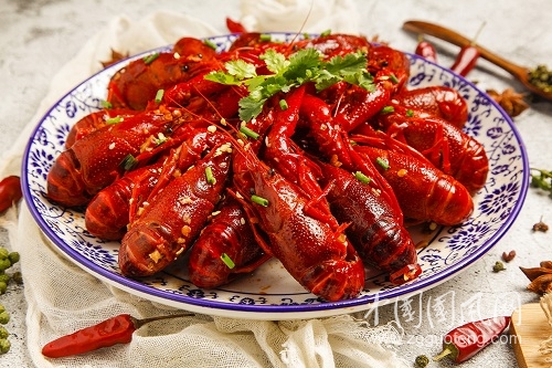 火爆小龍蝦：一年時(shí)間產(chǎn)值近乎翻倍