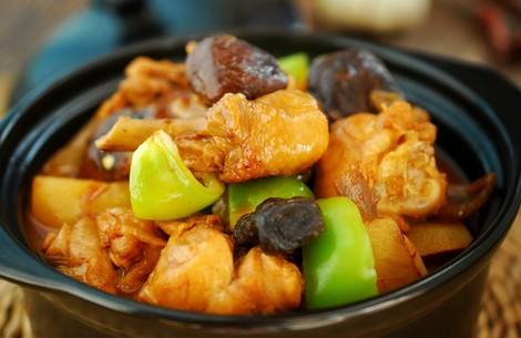 土豆?fàn)F雞美味做法