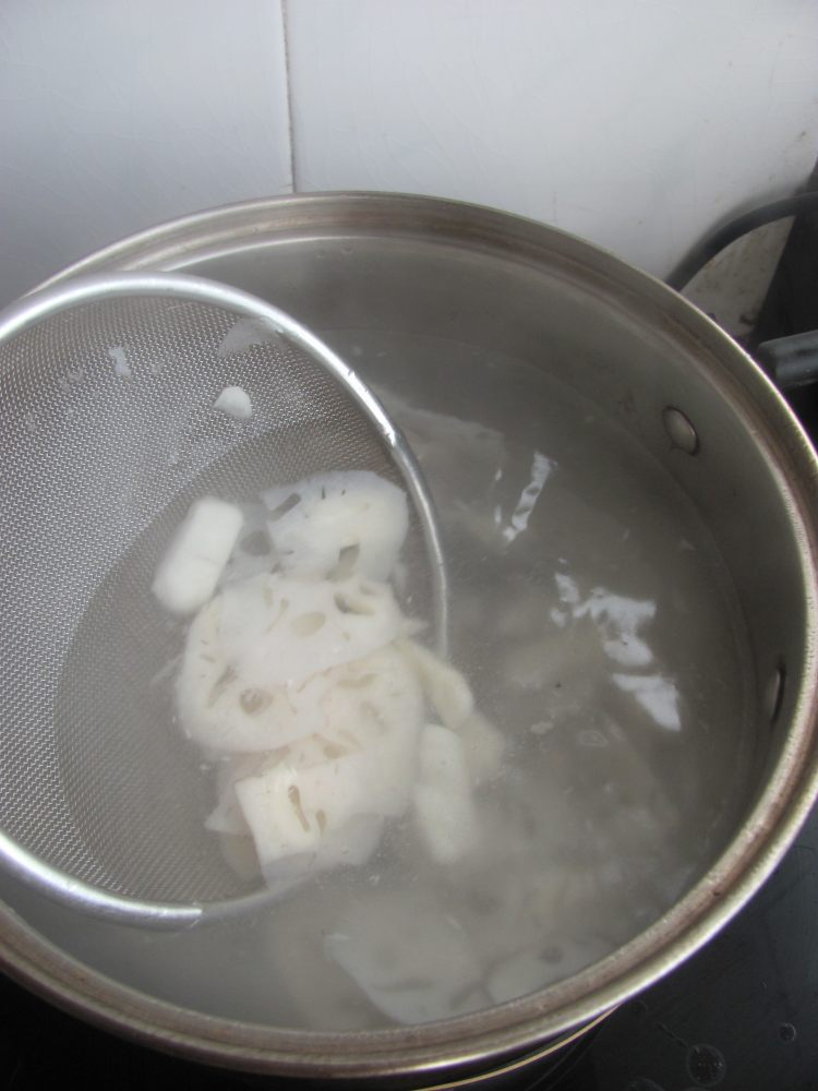 荷塘小炒的做法步驟3
