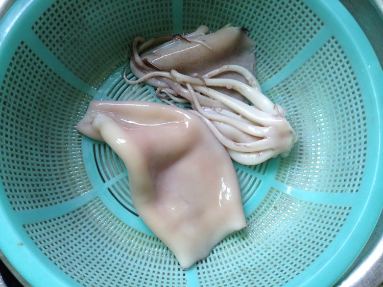 【手工美食】炸鍋版鐵板魷魚(yú)的做法步驟3