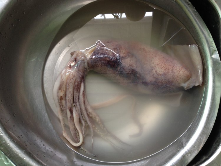 【手工美食】炸鍋版鐵板魷魚(yú)的做法步驟1