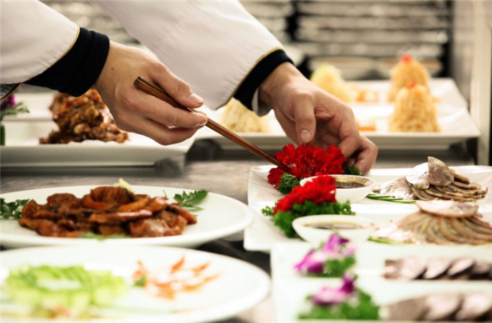 為何中國食品表現(xiàn)這么差，廚師不會食品裝飾嗎？