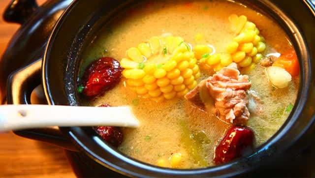 煲湯越久越營(yíng)養(yǎng)？煲湯你不知道的3大誤區(qū)