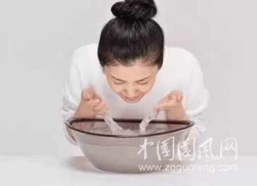用白醋洗臉會變白嗎？用啤酒洗臉能收縮毛孔？