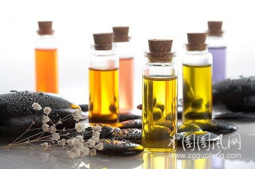 快來(lái)看看了，這5種精油可以抗衰老
