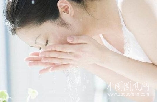 洗臉水中加1物 讓你越洗越美