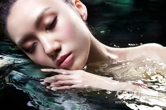 女人皮膚如何補(bǔ)水？補(bǔ)水的方法有哪些？