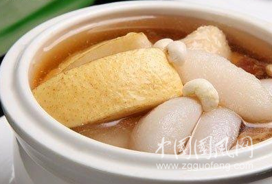 海底椰燉雪梨 滋陰養(yǎng)肺潤膚養(yǎng)顏