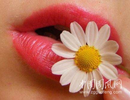 冬天怎樣保養(yǎng)嘴唇 告訴你幾個(gè)護(hù)唇好方法
