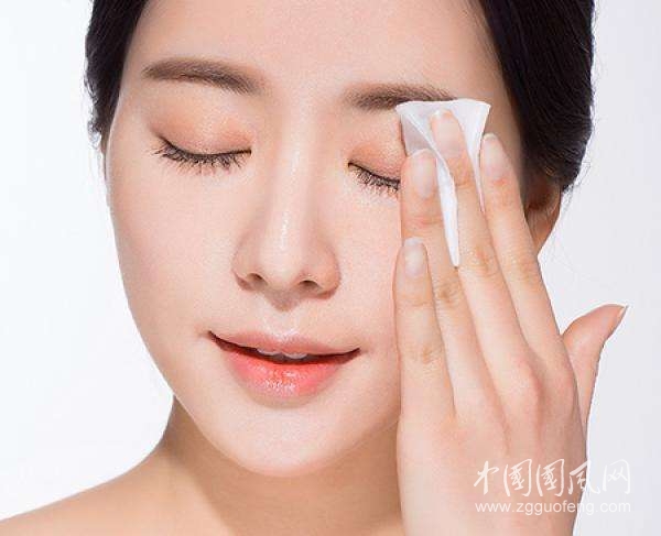 卸妝越久臉越臟，教你如何正確卸妝呵護(hù)嬌嫩肌膚