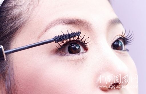 教你畫(huà)睫毛小技巧怎樣畫(huà)才會(huì)更卷翹