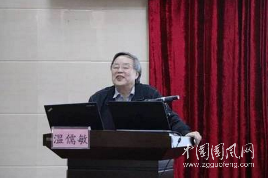 新版語文教材總主編：小學(xué)生應(yīng)多讀多背 不必強(qiáng)求理解內(nèi)涵