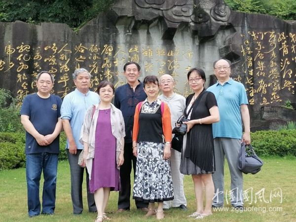 fc170154b61b9136e74be10fbf12843.jpg