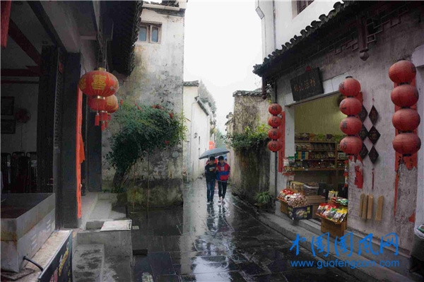 雨中游西遞村.jpg