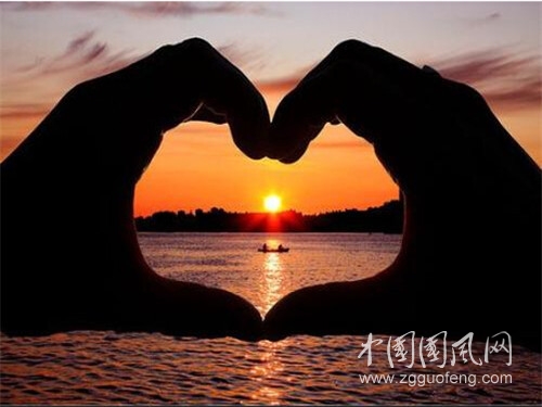 《驀然不曾回首》  文/山上山人