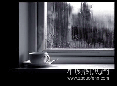 夏夜風(fēng)雨來