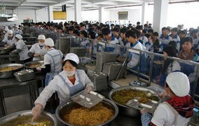 在食堂的窘態(tài)