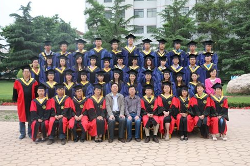 大學(xué)很短，且行且珍惜！