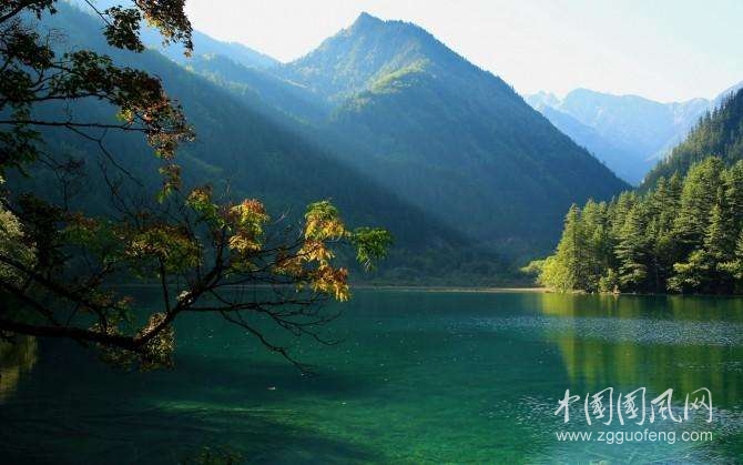 《向遠(yuǎn)方出發(fā)》